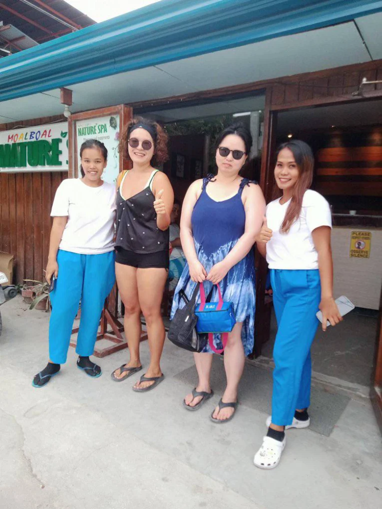 Guests and therapists at Nature Spa Moalboal — photo 4